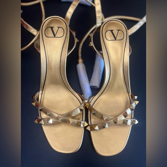 Valentino Garavani GOLD ON GOLD Wrap Around Sandal/Heel - Picture 2 of 9